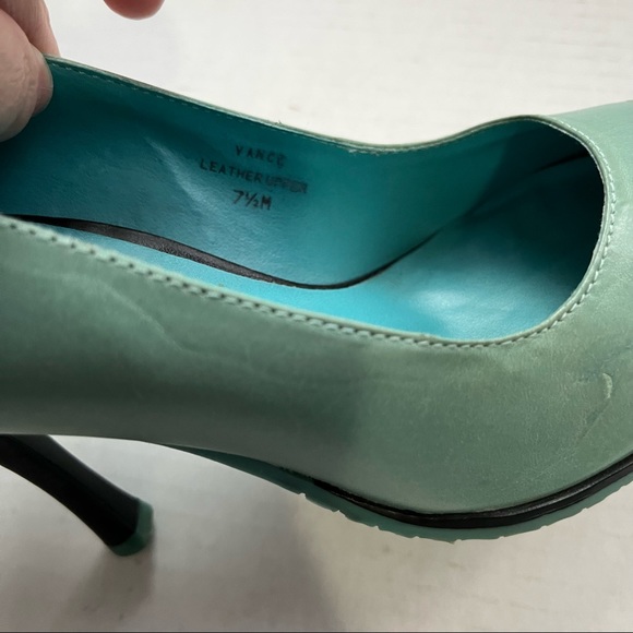TWO LIPS TEAL GREEN PUMPS - Picture 8 of 11